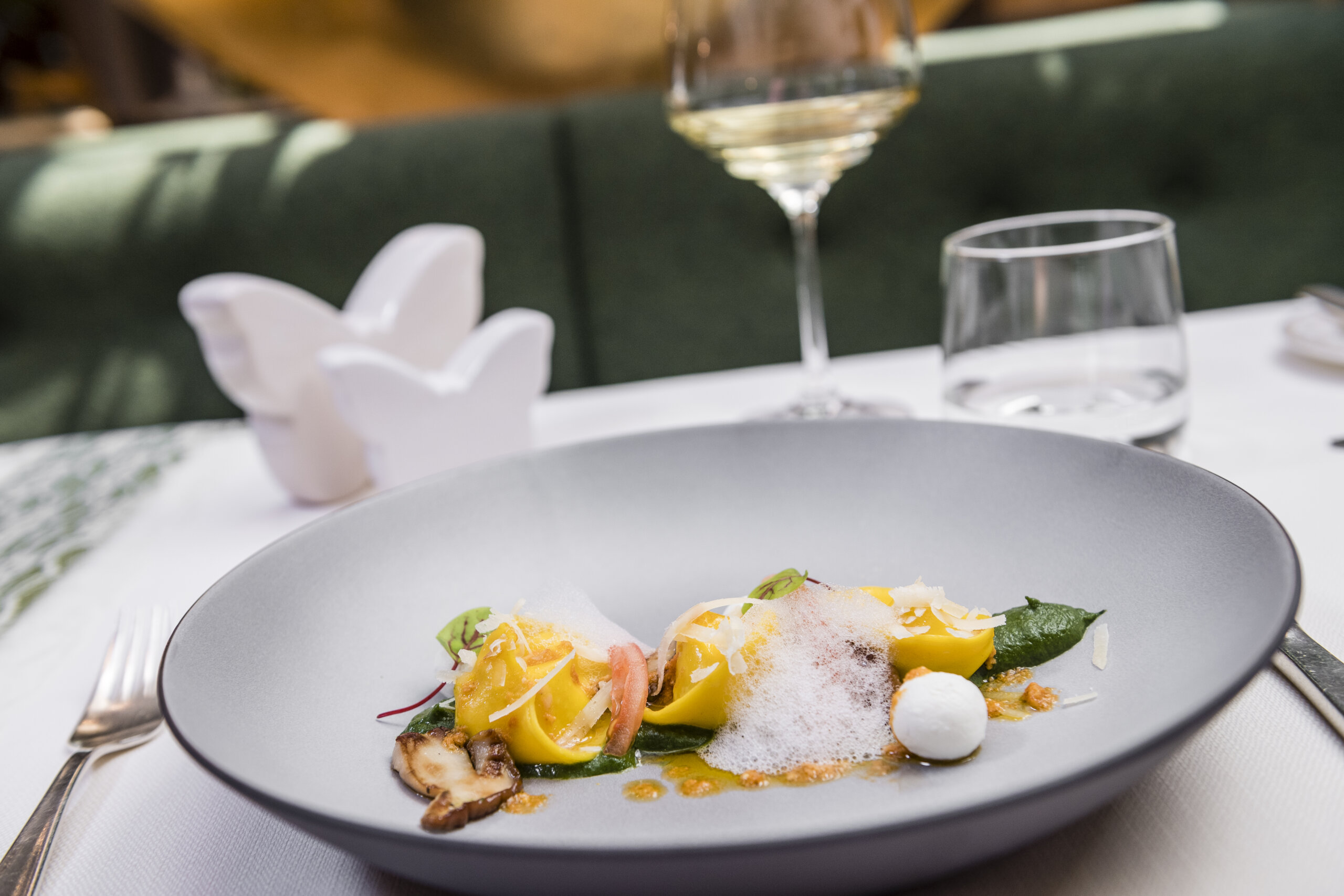 Teller mit Ravioli - Detail - 5 Sterne Hotel Mirabell Dolomites in Olang