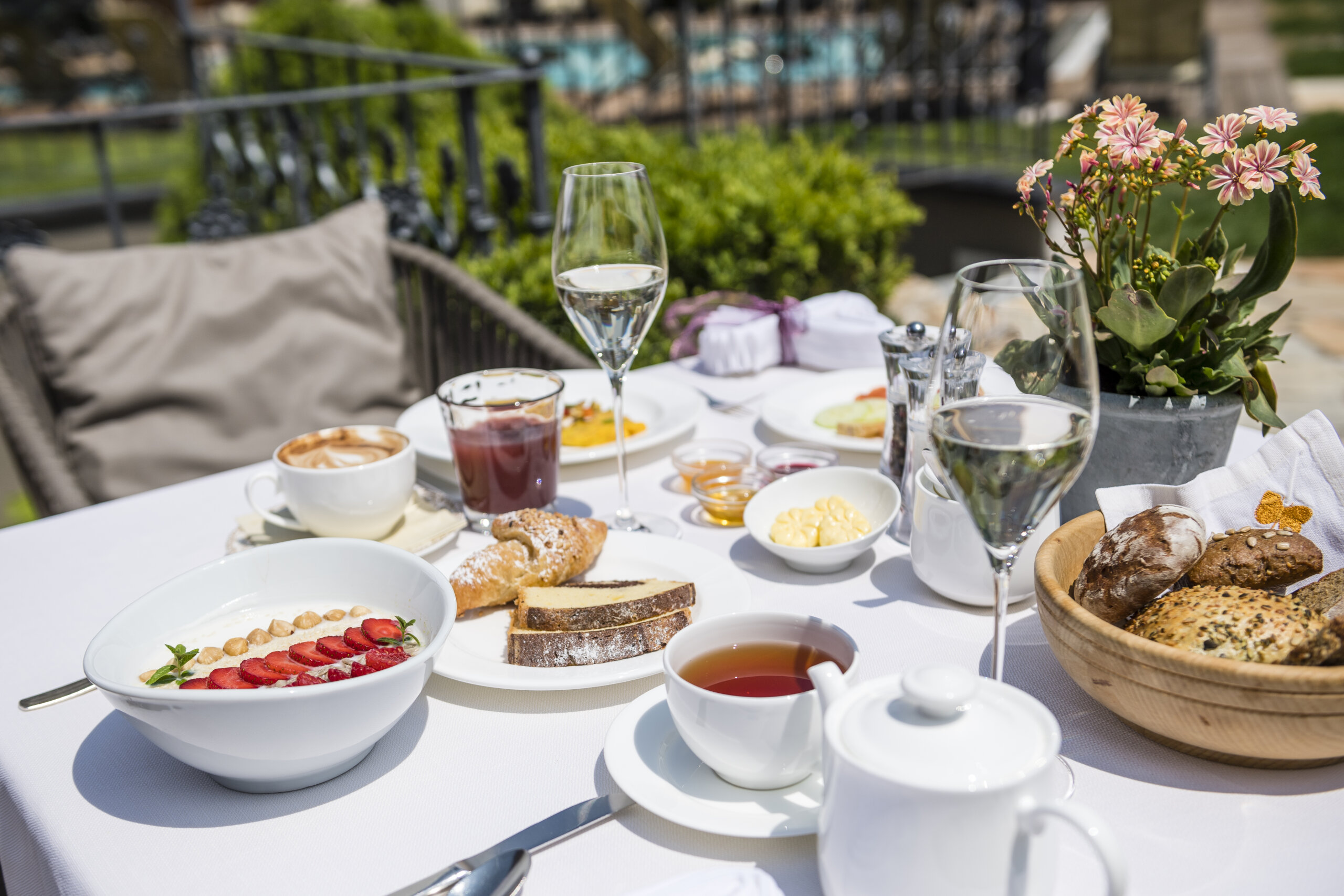 Frühstückstisch - Detail - 5 Sterne Hotel Mirabell Dolomites in Olang