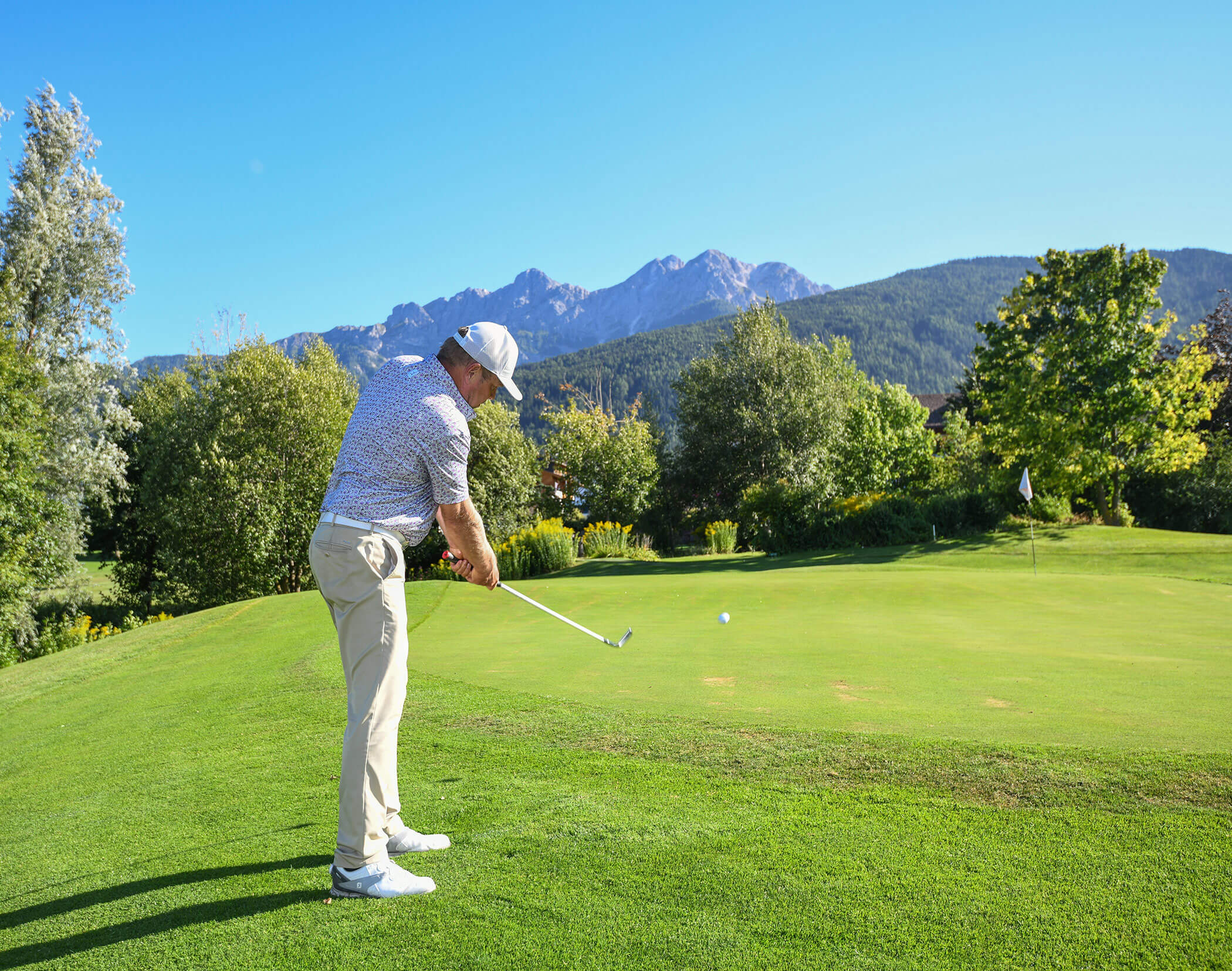 Golf course in Valdaora in the Dolomites - Hotel Mirabell Dolomites 5 star in Valdaora