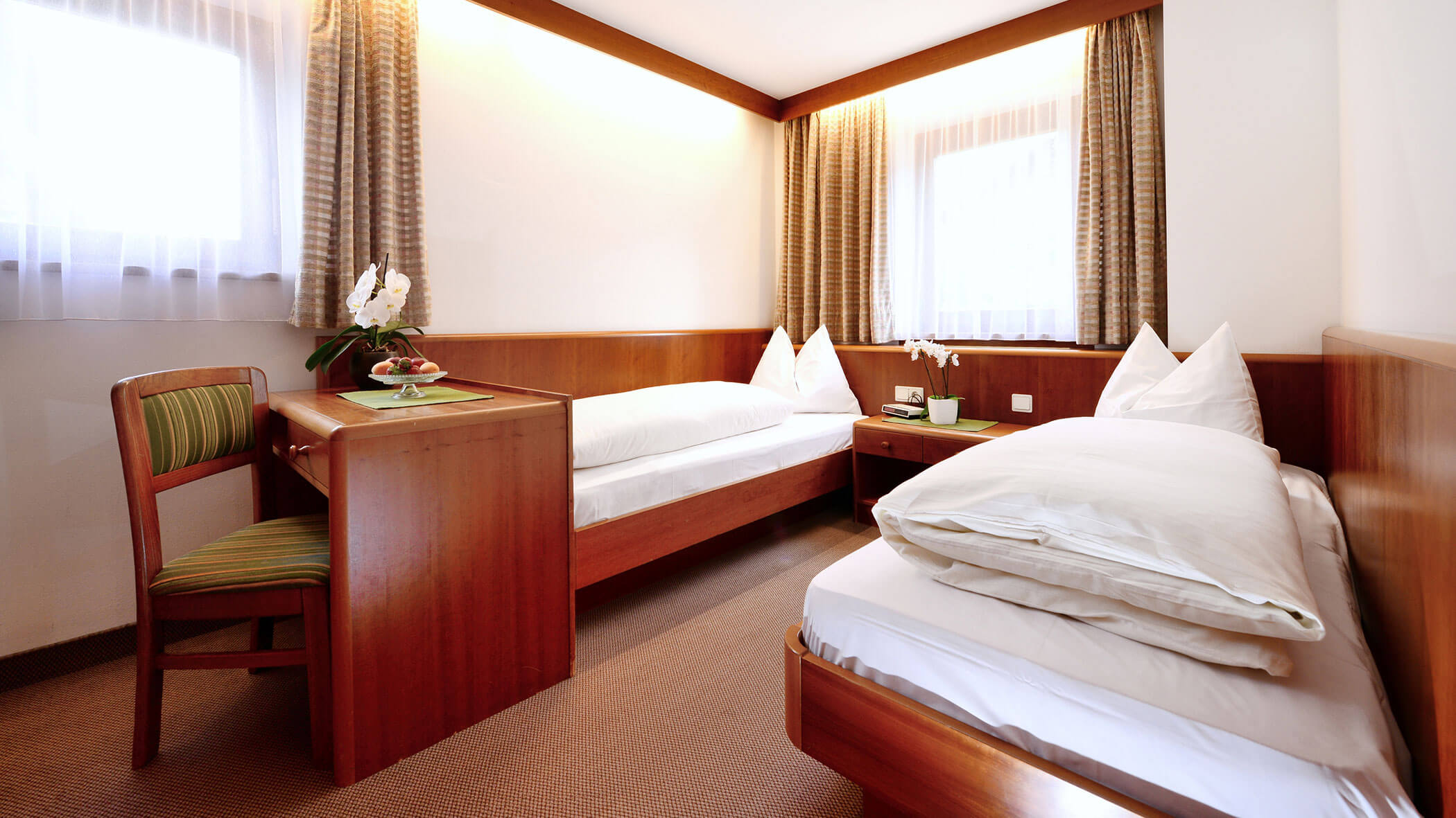 Residence Bacher in Olang - Doppelzimmer - 5 Sterne Hotel Mirabell Dolomites in Olang