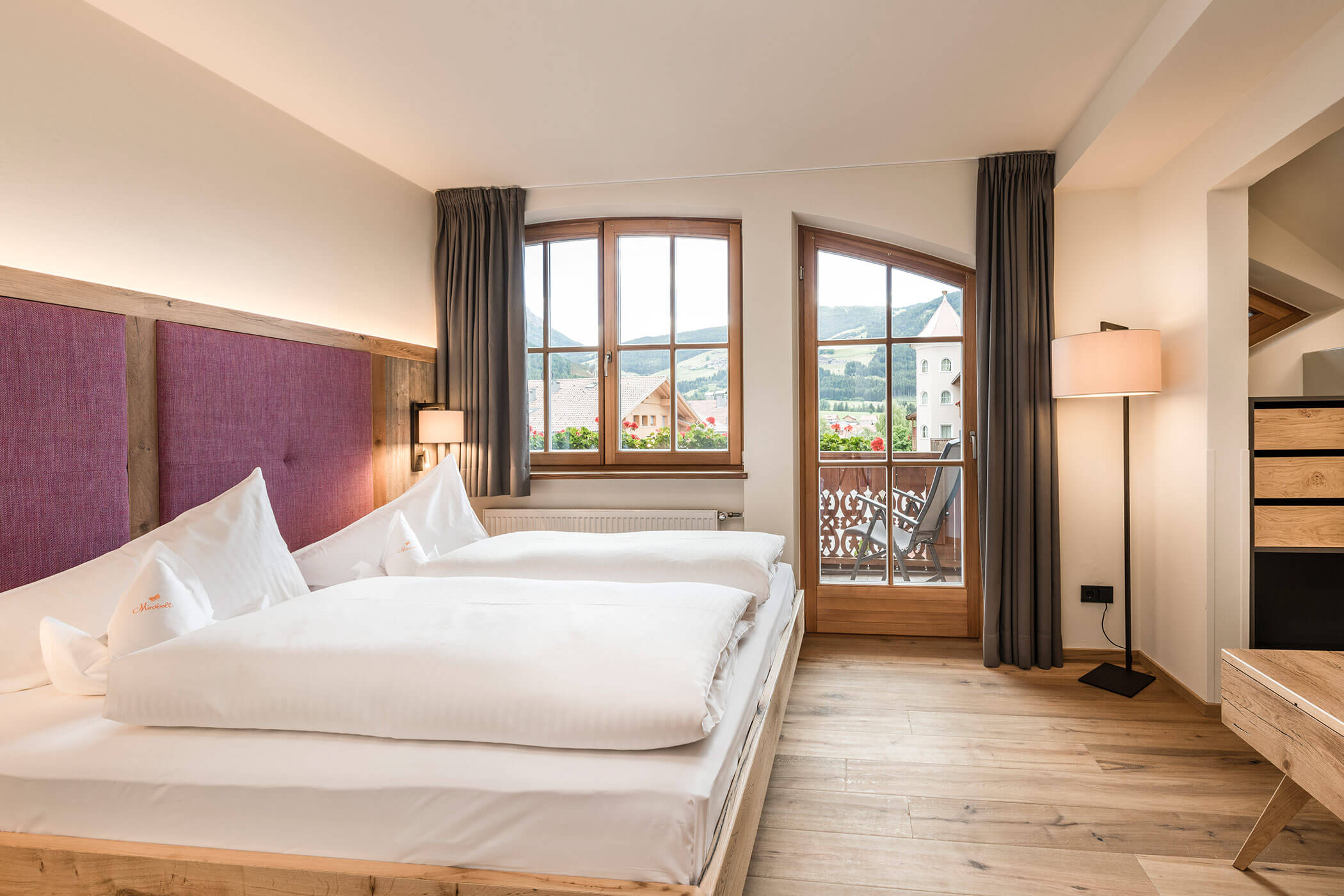 Schlafen Aurora - 5 Sterne Hotel Mirabell Dolomites in Olang